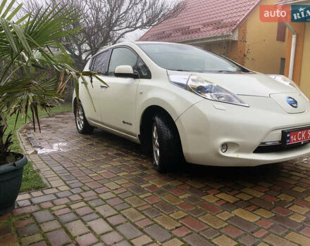 Белый Ниссан Лиф, объемом двигателя 0 л и пробегом 152 тыс. км за 4999 $, фото 2 на Automoto.ua