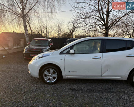 Білий Ніссан Ліф, об'ємом двигуна 0 л та пробігом 124 тис. км за 4000 $, фото 6 на Automoto.ua