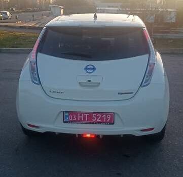 Білий Ніссан Ліф, об'ємом двигуна 0 л та пробігом 111 тис. км за 5300 $, фото 3 на Automoto.ua