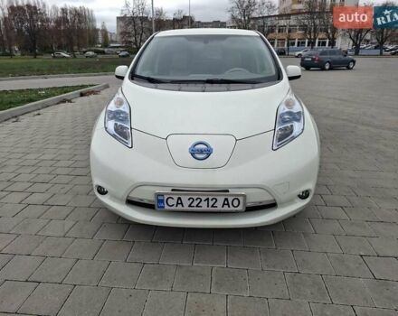 Белый Ниссан Лиф, объемом двигателя 0 л и пробегом 98 тыс. км за 5999 $, фото 7 на Automoto.ua