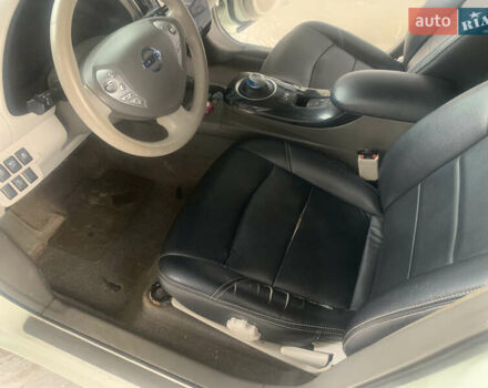 Білий Ніссан Ліф, об'ємом двигуна 0 л та пробігом 125 тис. км за 5200 $, фото 13 на Automoto.ua