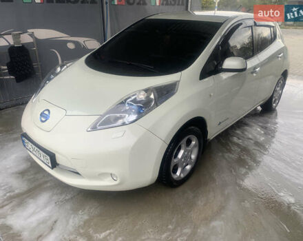 Білий Ніссан Ліф, об'ємом двигуна 0 л та пробігом 125 тис. км за 5200 $, фото 4 на Automoto.ua