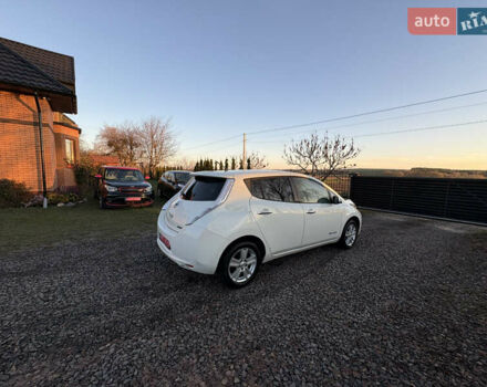 Білий Ніссан Ліф, об'ємом двигуна 0 л та пробігом 124 тис. км за 4000 $, фото 2 на Automoto.ua