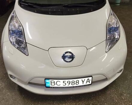 Білий Ніссан Ліф, об'ємом двигуна 0 л та пробігом 173 тис. км за 3800 $, фото 1 на Automoto.ua