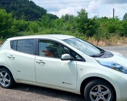 Белый Ниссан Лиф, объемом двигателя 0 л и пробегом 144 тыс. км за 5500 $, фото 8 на Automoto.ua