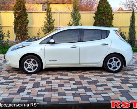 Белый Ниссан Лиф, объемом двигателя 0 л и пробегом 170 тыс. км за 5500 $, фото 2 на Automoto.ua