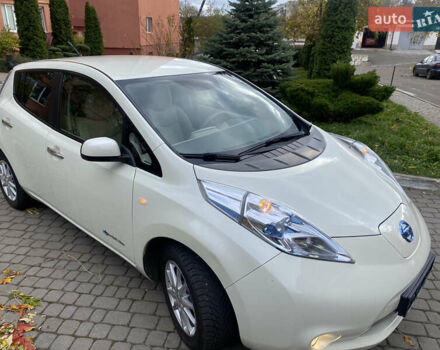 Білий Ніссан Ліф, об'ємом двигуна 0 л та пробігом 81 тис. км за 4600 $, фото 38 на Automoto.ua