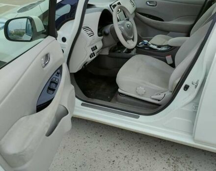 Білий Ніссан Ліф, об'ємом двигуна 0 л та пробігом 93 тис. км за 5800 $, фото 2 на Automoto.ua