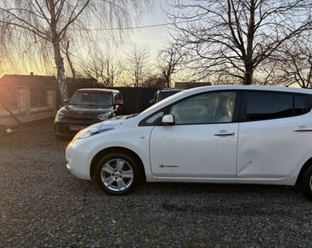 Белый Ниссан Лиф, объемом двигателя 0 л и пробегом 124 тыс. км за 4000 $, фото 6 на Automoto.ua