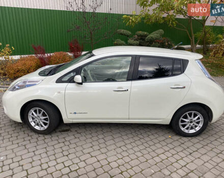 Білий Ніссан Ліф, об'ємом двигуна 0 л та пробігом 81 тис. км за 4600 $, фото 33 на Automoto.ua