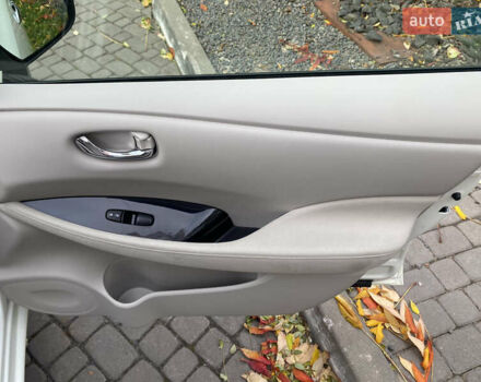 Білий Ніссан Ліф, об'ємом двигуна 0 л та пробігом 81 тис. км за 4600 $, фото 23 на Automoto.ua