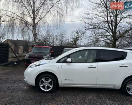 Белый Ниссан Лиф, объемом двигателя 0 л и пробегом 106 тыс. км за 4000 $, фото 9 на Automoto.ua