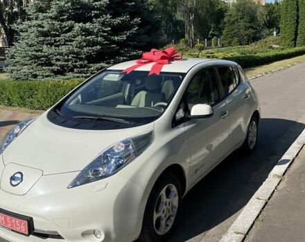Білий Ніссан Ліф, об'ємом двигуна 0 л та пробігом 124 тис. км за 5900 $, фото 1 на Automoto.ua