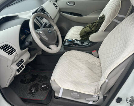 Белый Ниссан Лиф, объемом двигателя 0 л и пробегом 68 тыс. км за 4000 $, фото 8 на Automoto.ua