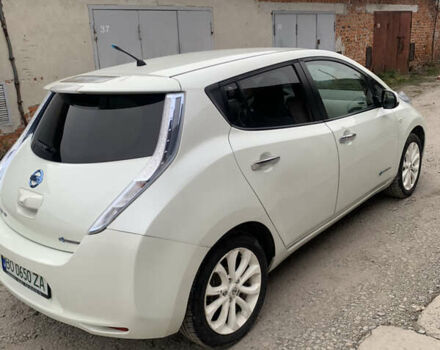 Белый Ниссан Лиф, объемом двигателя 0 л и пробегом 82 тыс. км за 4000 $, фото 8 на Automoto.ua