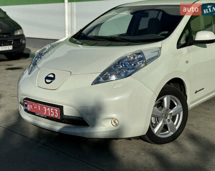 Белый Ниссан Лиф, объемом двигателя 0 л и пробегом 95 тыс. км за 5300 $, фото 12 на Automoto.ua