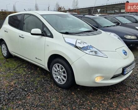 Белый Ниссан Лиф, объемом двигателя 0 л и пробегом 125 тыс. км за 5200 $, фото 3 на Automoto.ua