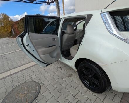 Белый Ниссан Лиф, объемом двигателя 0 л и пробегом 125 тыс. км за 4200 $, фото 7 на Automoto.ua