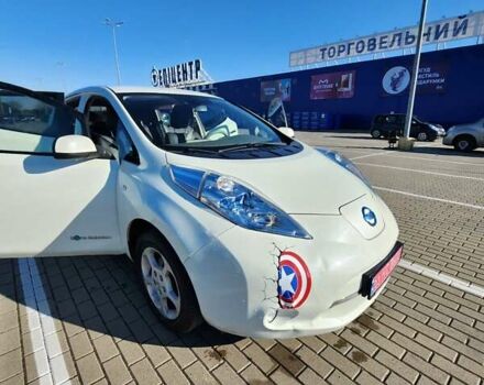 Белый Ниссан Лиф, объемом двигателя 0 л и пробегом 119 тыс. км за 5300 $, фото 8 на Automoto.ua