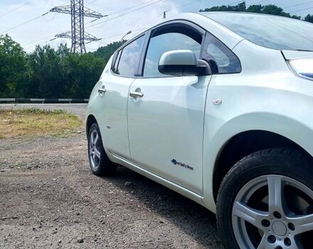 Белый Ниссан Лиф, объемом двигателя 0 л и пробегом 144 тыс. км за 5500 $, фото 7 на Automoto.ua