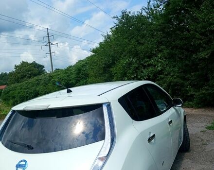 Белый Ниссан Лиф, объемом двигателя 0 л и пробегом 144 тыс. км за 5500 $, фото 6 на Automoto.ua