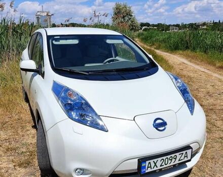 Белый Ниссан Лиф, объемом двигателя 0 л и пробегом 174 тыс. км за 5999 $, фото 1 на Automoto.ua