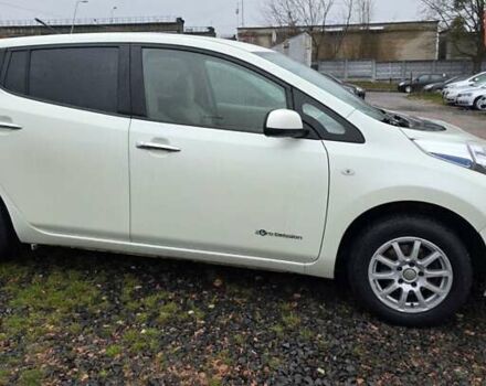 Белый Ниссан Лиф, объемом двигателя 0 л и пробегом 125 тыс. км за 5200 $, фото 4 на Automoto.ua