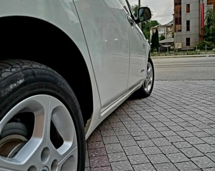 Белый Ниссан Лиф, объемом двигателя 0 л и пробегом 140 тыс. км за 5099 $, фото 8 на Automoto.ua