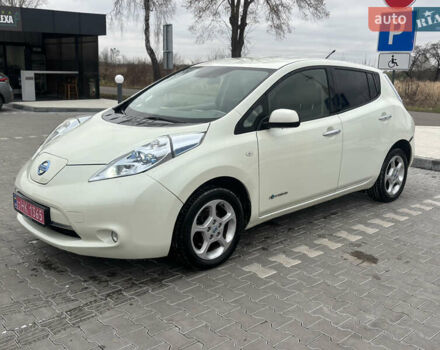 Білий Ніссан Ліф, об'ємом двигуна 0 л та пробігом 152 тис. км за 4450 $, фото 1 на Automoto.ua