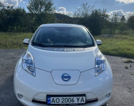 Белый Ниссан Лиф, объемом двигателя 0 л и пробегом 123 тыс. км за 7000 $, фото 1 на Automoto.ua