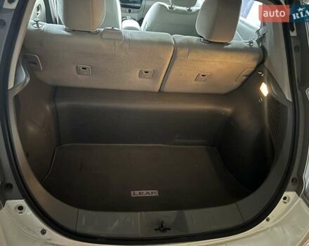 Белый Ниссан Лиф, объемом двигателя 0 л и пробегом 86 тыс. км за 4700 $, фото 18 на Automoto.ua