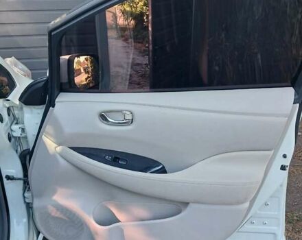 Белый Ниссан Лиф, объемом двигателя 0 л и пробегом 110 тыс. км за 6500 $, фото 24 на Automoto.ua