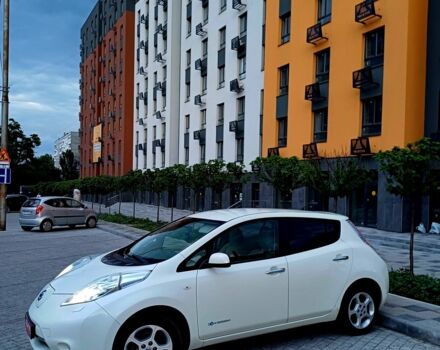 Белый Ниссан Лиф, объемом двигателя 0 л и пробегом 140 тыс. км за 5099 $, фото 3 на Automoto.ua