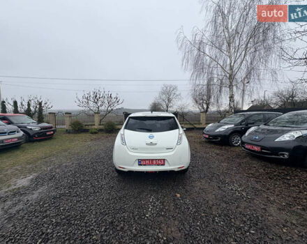 Белый Ниссан Лиф, объемом двигателя 0 л и пробегом 124 тыс. км за 3999 $, фото 17 на Automoto.ua