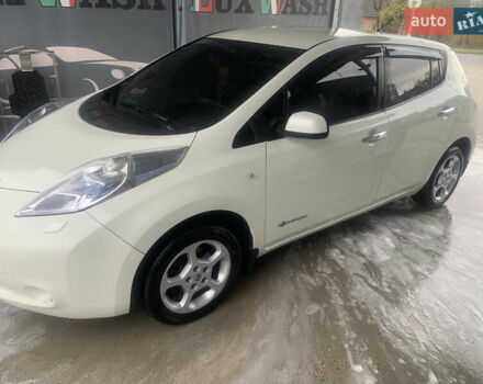 Білий Ніссан Ліф, об'ємом двигуна 0 л та пробігом 125 тис. км за 5200 $, фото 5 на Automoto.ua