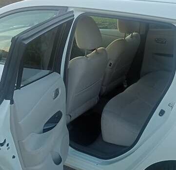 Білий Ніссан Ліф, об'ємом двигуна 0 л та пробігом 111 тис. км за 5300 $, фото 8 на Automoto.ua