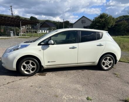 Белый Ниссан Лиф, объемом двигателя 0 л и пробегом 123 тыс. км за 7000 $, фото 6 на Automoto.ua