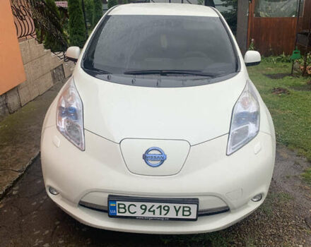 Білий Ніссан Ліф, об'ємом двигуна 0 л та пробігом 125 тис. км за 5200 $, фото 1 на Automoto.ua