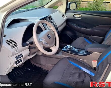 Белый Ниссан Лиф, объемом двигателя 0 л и пробегом 170 тыс. км за 5500 $, фото 7 на Automoto.ua