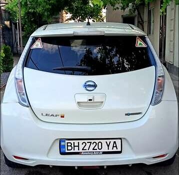 Белый Ниссан Лиф, объемом двигателя 0 л и пробегом 98 тыс. км за 5850 $, фото 13 на Automoto.ua