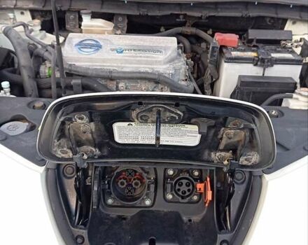 Білий Ніссан Ліф, об'ємом двигуна 0 л та пробігом 196 тис. км за 4350 $, фото 12 на Automoto.ua