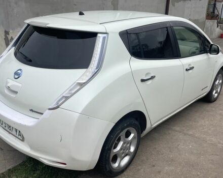 Белый Ниссан Лиф, объемом двигателя 0 л и пробегом 300 тыс. км за 5250 $, фото 1 на Automoto.ua