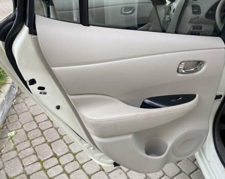 Білий Ніссан Ліф, об'ємом двигуна 0 л та пробігом 81 тис. км за 4600 $, фото 15 на Automoto.ua