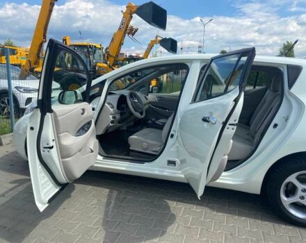 Білий Ніссан Ліф, об'ємом двигуна 0 л та пробігом 99 тис. км за 4000 $, фото 9 на Automoto.ua