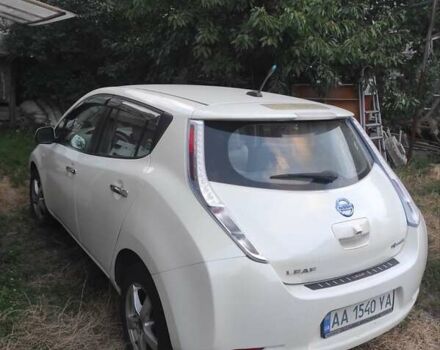 Білий Ніссан Ліф, об'ємом двигуна 0 л та пробігом 168 тис. км за 4600 $, фото 1 на Automoto.ua