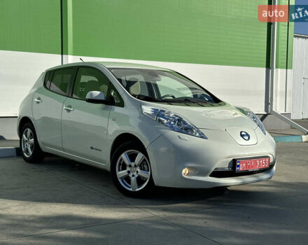 Белый Ниссан Лиф, объемом двигателя 0 л и пробегом 95 тыс. км за 5300 $, фото 1 на Automoto.ua