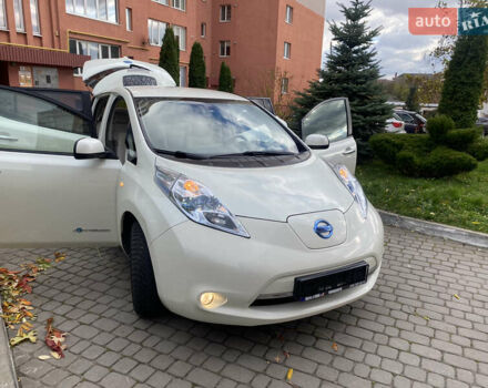 Білий Ніссан Ліф, об'ємом двигуна 0 л та пробігом 81 тис. км за 4600 $, фото 6 на Automoto.ua