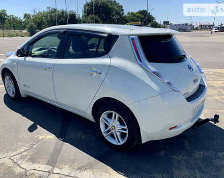 Белый Ниссан Лиф, объемом двигателя 0 л и пробегом 158 тыс. км за 6700 $, фото 6 на Automoto.ua