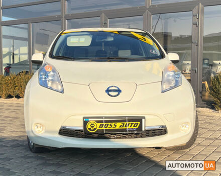 Белый Ниссан Лиф, объемом двигателя 24 л и пробегом 78 тыс. км за 6590 $, фото 1 на Automoto.ua