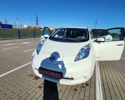 Белый Ниссан Лиф, объемом двигателя 0 л и пробегом 119 тыс. км за 5300 $, фото 5 на Automoto.ua